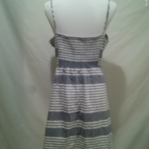 Old Navy sundress   Grey w/ white lines   extra Large  sleeveless - Picture 4 of 5